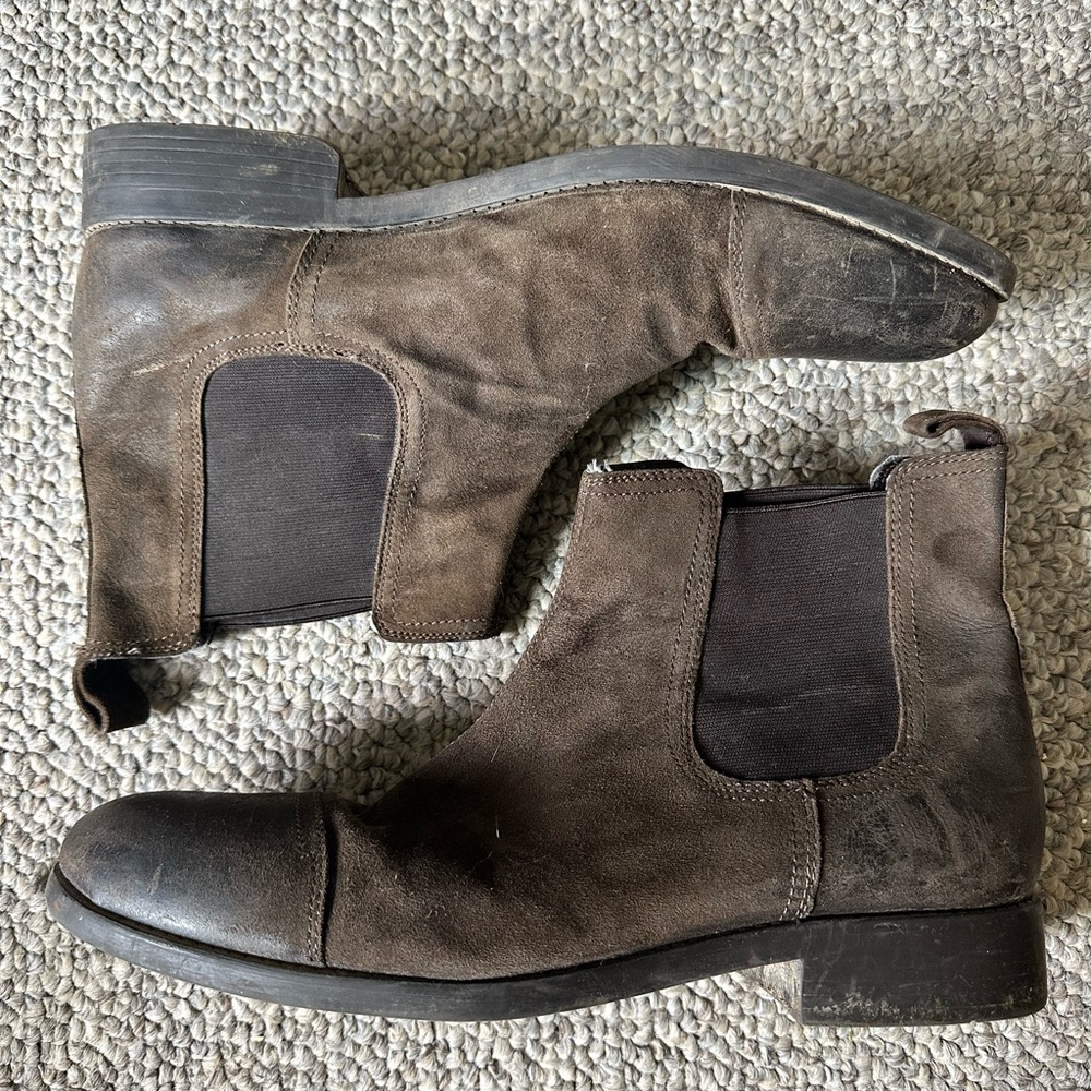 Clarks Brown Suede Chelsea Boots M 11